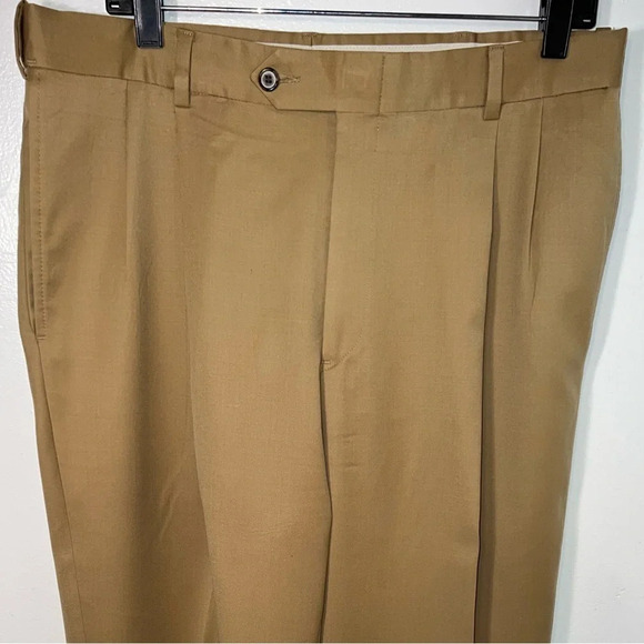 Austin Reed, England, London, 33, pleated front button zip clasp front closure. - Picture 4 of 10